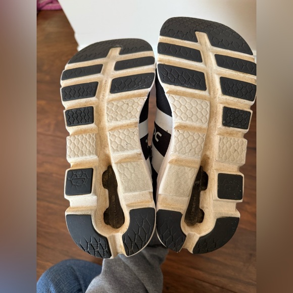 OnCloud Heron Women's Athletic Shoes - Black, Purple, and White-Size 7.5 - Picture 12 of 13